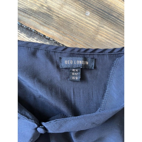 QED London Black Button Front Short Puff Sleeve Crop Top Size 10 - Picture 5 of 6